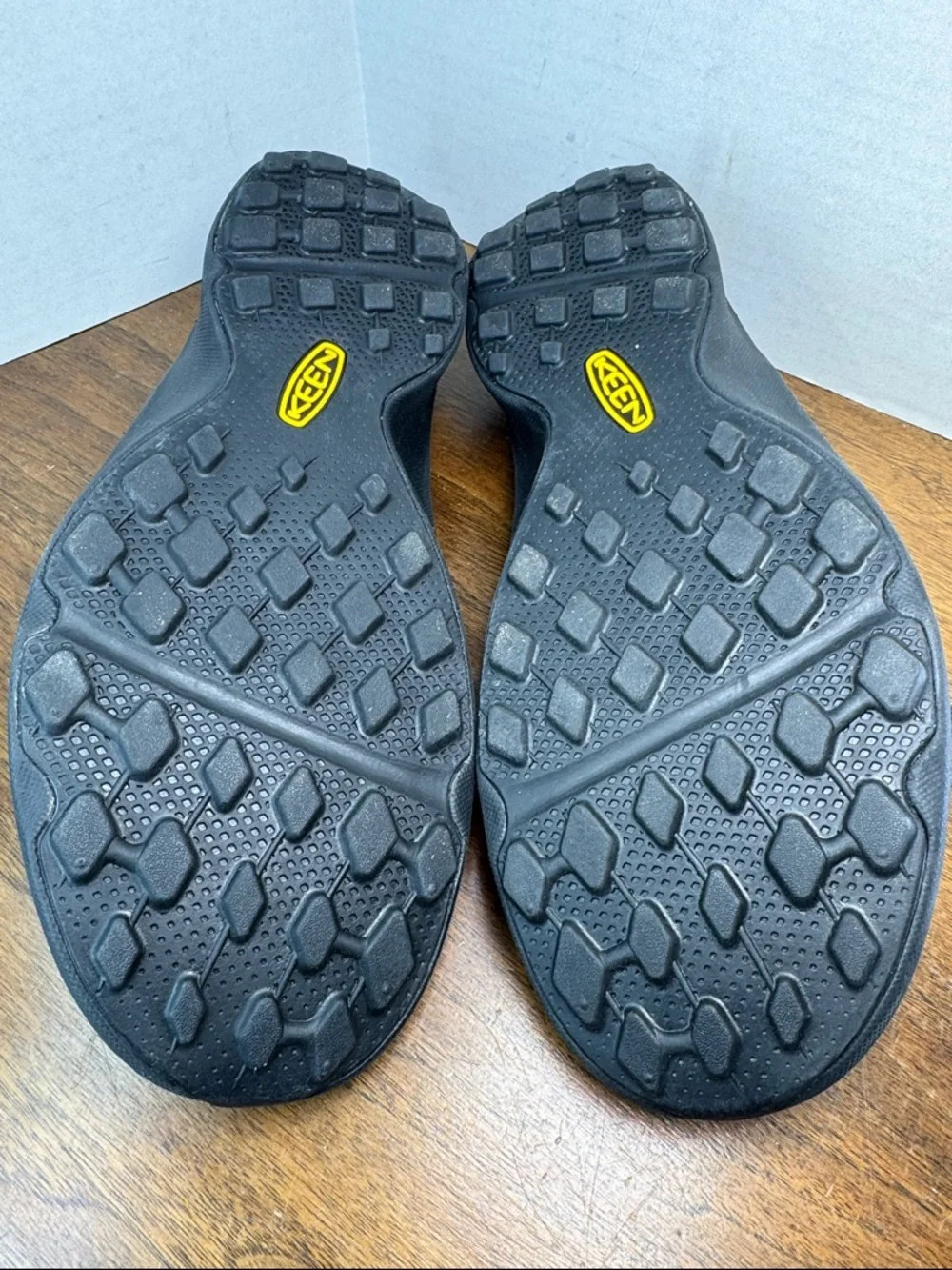 EUC Keen Mens Uneek SNK Braided Rope Bungee Slides Beach Sandals, sz 12